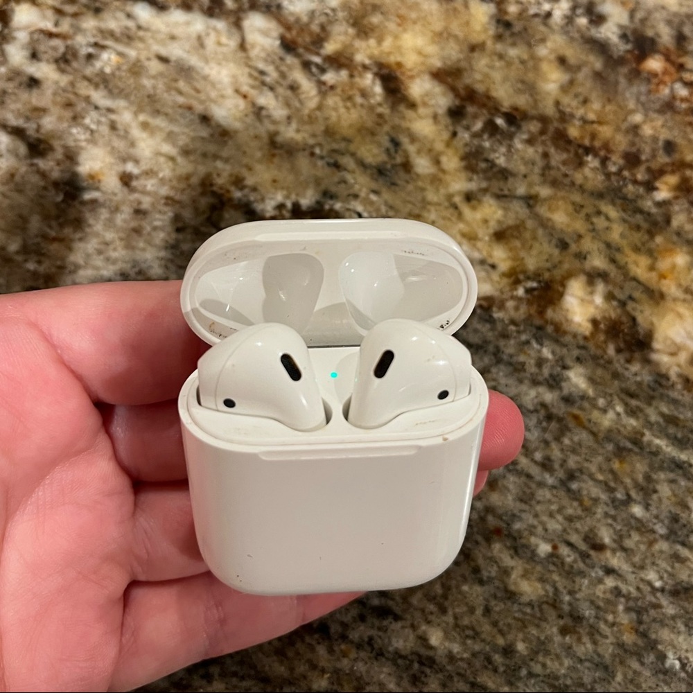 AirPods